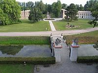 7 Moat and gardens